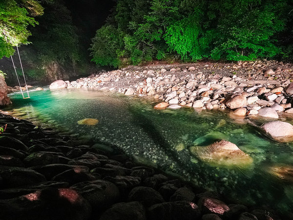 夜は川のせせらぎを聞きながらロマンティックにBBQを楽しみましょう♪