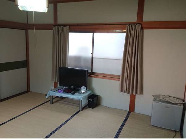 8畳部屋の写真です。