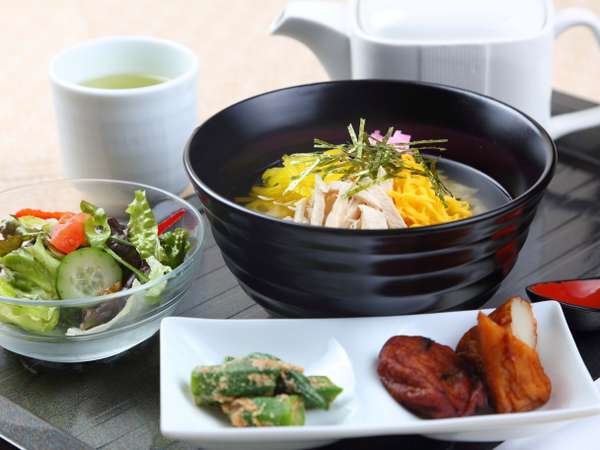 【朝食】鶏飯（イメージ）奄美大島の郷土料理。スープをかけてお召し上がり下さい☆1日限定10食です。