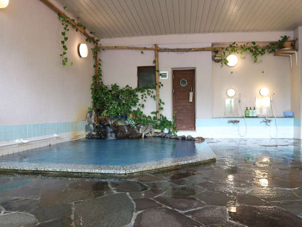 *大浴場／菅平では珍しい天然温泉に24時間入浴可能