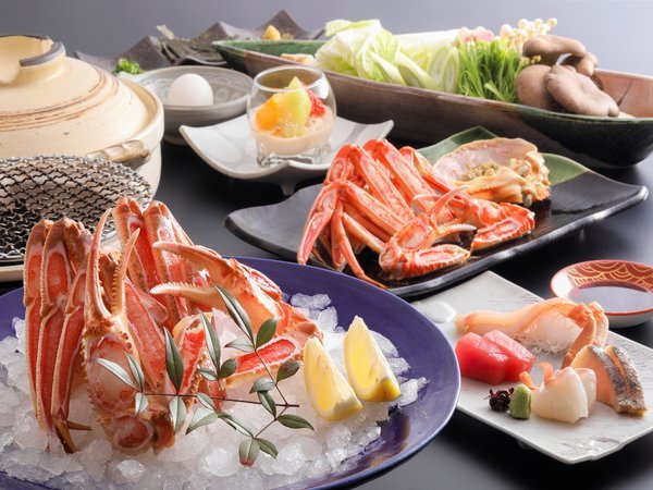 ●ずわい蟹フルコース：蟹刺し・湯蟹・焼蟹・ 蟹すき鍋・雑炊・水菓子 (※2名様盛イメージ）