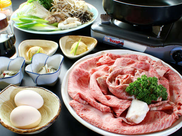関西の本格すき焼きで但馬牛の肉と脂の味を堪能！