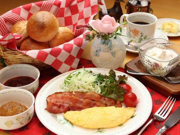 毎日生地をこねるところから作る、焼きたてのパンをお召し上がりいただけます。