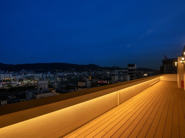 屋上　京都の夜空をお楽しみください♪