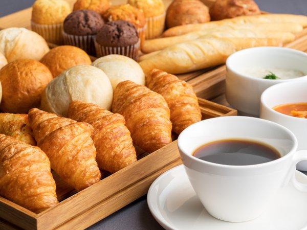 風味豊かなパンとスープを日替わりでお楽しみいただけるご朝食