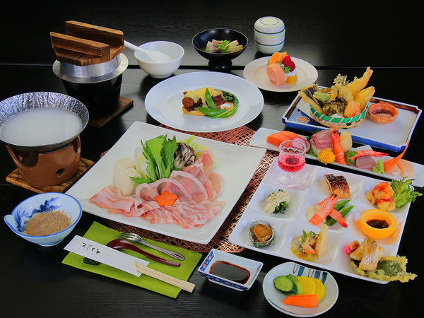 甘木観光ホテル甘木館のプラン「【じゃらんスペシャルウィーク】【豚米コース】三元豚をしゃぶしゃぶ＆角煮で♪【特典・大衆演劇観覧付】」