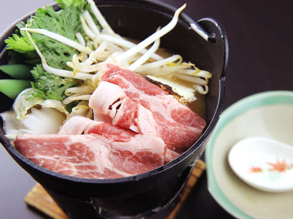 【夕食】冬限定_味噌だれで煮込むす、すきやき風「ゆばた鍋」
