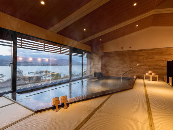 【ホテル宮島別荘】夕陽と海を望む畳温泉と、地産地消の欧風料理の写真その4