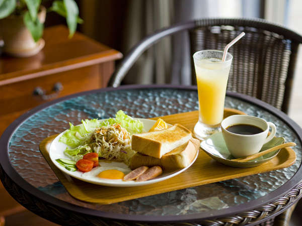 朝は軽めの食事で、ゆったりと。