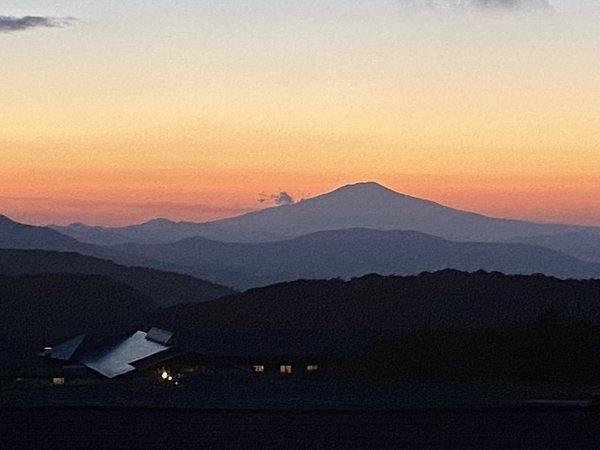 鳥海山の夕景