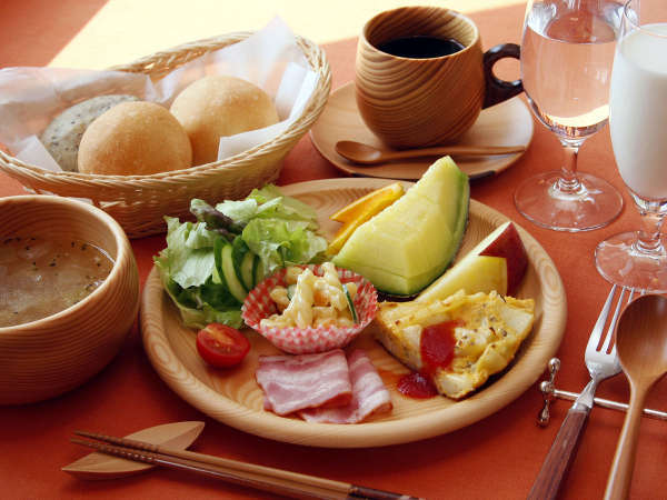 【朝食】朝食の器はオケクラフトを使用