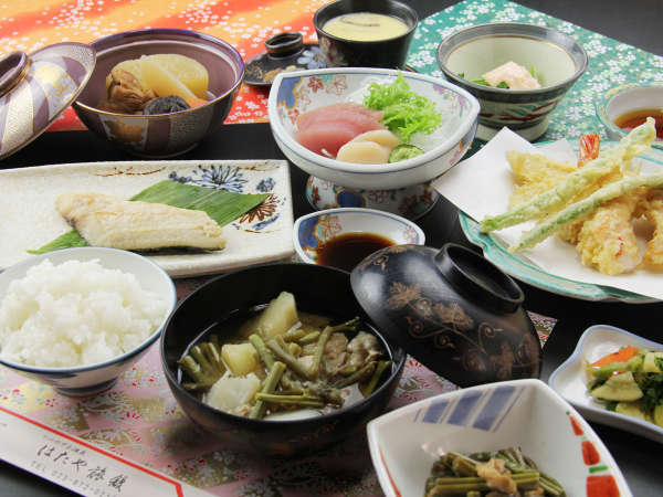 【夕食一例】手作りの田舎料理でもてなすど♪旬の野菜がいっぱいだべ！