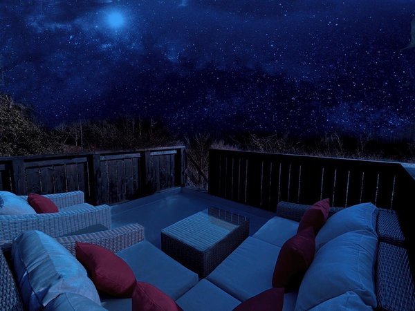 客室イメージ：各コテージに360度見渡せる星降るテラスを完備。満天の星をお楽しみください。