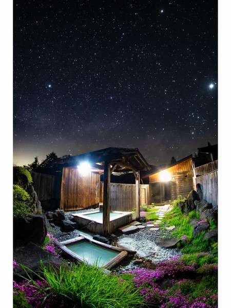 星空と園庭露天風呂