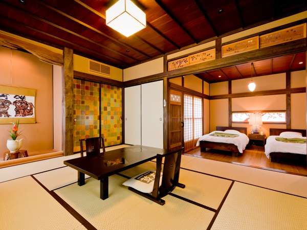 【客室／紅葉】当館特別室「紅葉」は和室とツインの寝室からなる広々とした造りです