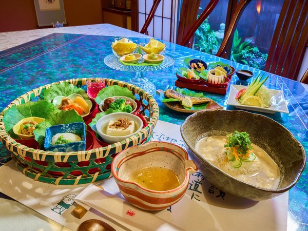 朝食一例　宮崎の郷土料理（冷汁）をお出し致します。※冬季は温かくしてご提供。