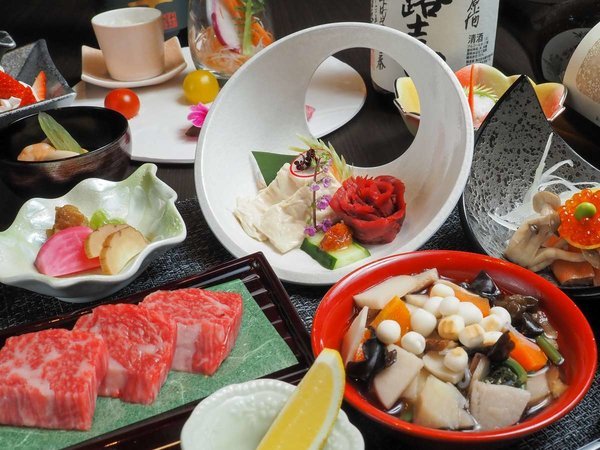 【ご夕食】椀物には会津を郷土料理を代表する「こづゆ」をご用意。帆立の貝柱からダシをとる上品な味です。