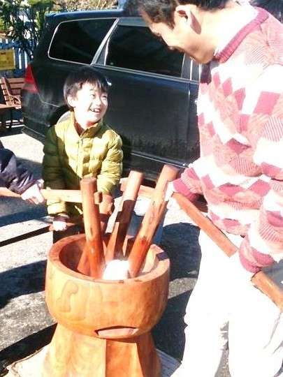 子供も楽しめる餅つき～