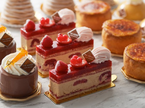 定番ケーキから季節限定のケーキまで数種類の品をご用意しております☆