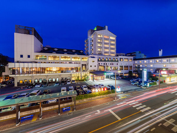 ■ＪＲ湯田温泉駅より徒歩13分。湯田温泉バス停より徒歩0分。