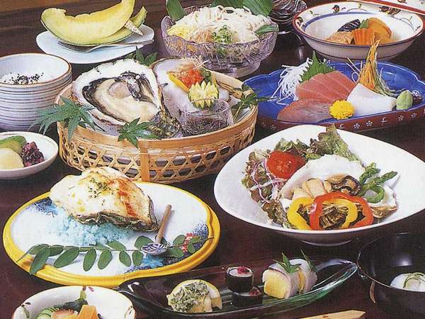 的矢かき夏牡蠣料理。夏には夏の牡蠣を♪クリーミーな味を楽しめます（お料理の写真はイメージです）