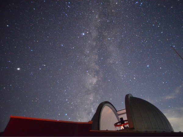 夜は宿泊者専用の天文観測会をご用意。心ゆくまで星空をお楽しみください。