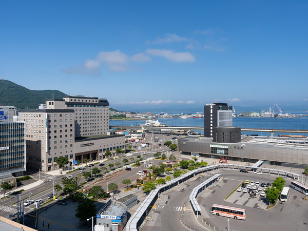 JR函館駅、バスターミナルが目の前！！旅の拠点に最適な立地♪