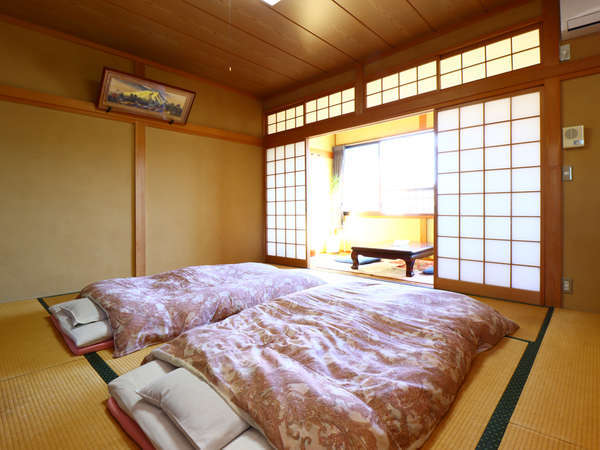 おまかせ和室＿部屋から海が見えます！天気のいい日には朝日が見えるかも♪