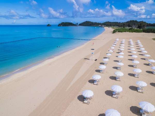 沖縄本島内でも数少ない天然白砂のオクマビーチ