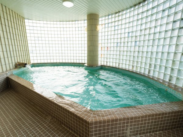 【大浴場】男湯　加水なしの100%温泉をご堪能いただける大浴場をご用意しております。