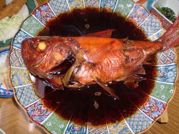 稲取ブランドの金目鯛の丸煮つけ（姿煮）地元稲取ではお祝いで出される郷土料理です。