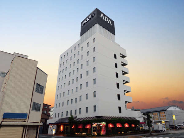 ■ホテル外観■浜松駅に程近い距離にありながら比較的静かな場所に位置しています。