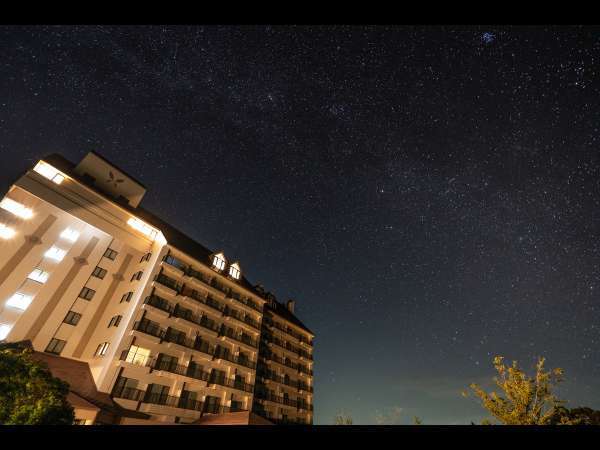 【外観】伊豆で1番星空に近いホテル。360度の眺望から満天の星をお愉しみください。 