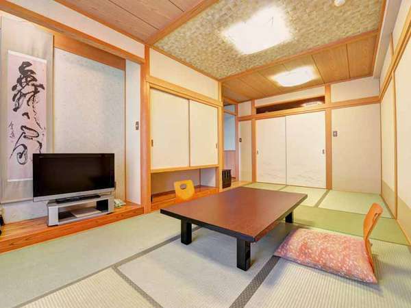 *和室10畳（客室一例）/日間賀島の潮の音に耳を澄ましながら、心安らぐ寛ぎの時間をお過ごし下さい。