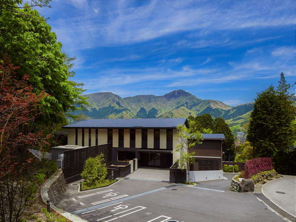 【外観】自然にかこまれた、空気のおいしい箱根仙石原