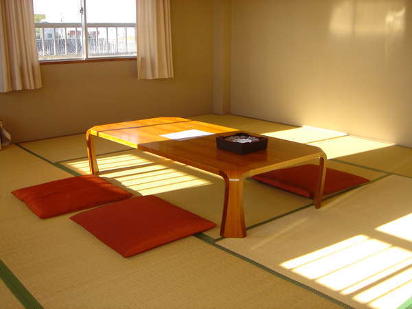 広くてキレイなお部屋です。和室なので、ゆっくりくつろげます。