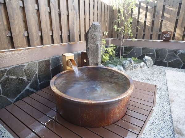【男子】壺風呂（湯温：41～42℃）