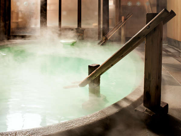【御汲み上の湯】 奈良屋自慢の温泉。夜中に男女入れ替えもあり趣の違う温泉を楽しめます。