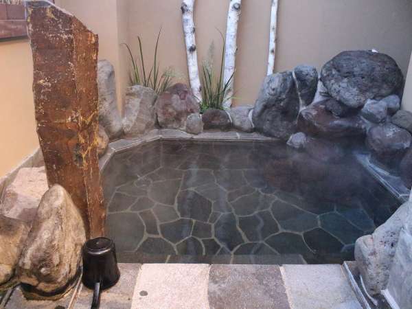 ◆男性大浴場【露天風呂】◆　（湯温42℃～43℃）