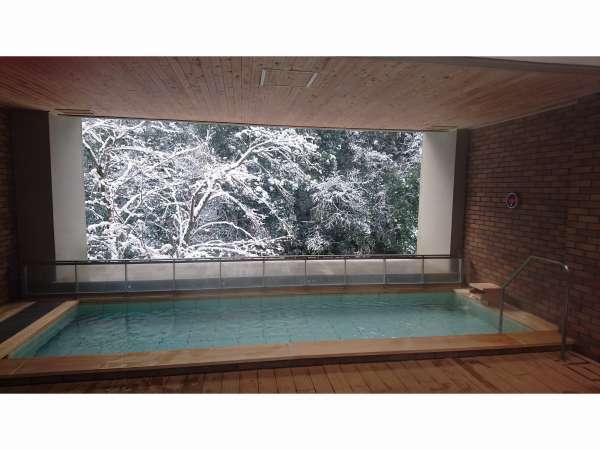 冬の時期には雪景色が露天風呂から楽しめます。