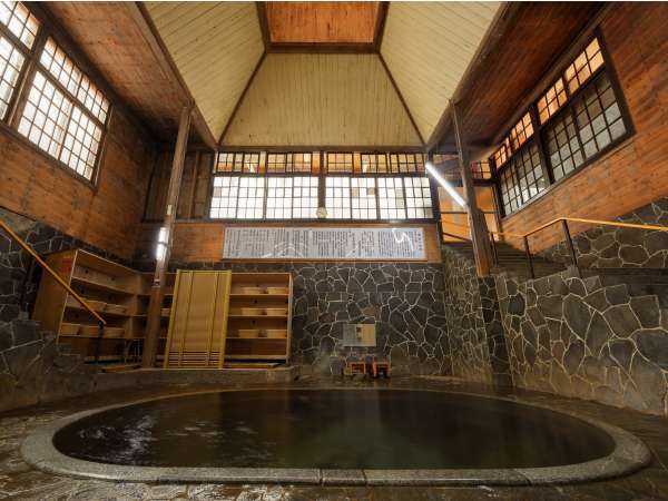 日本一深い天然自噴岩風呂、【白猿の湯】広がる空間と湯の力を是非体感下さい