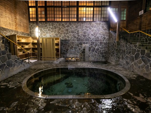 日本百名湯 日本一深い天然自噴岩風呂を有す秘湯宿 藤三旅館の写真その2