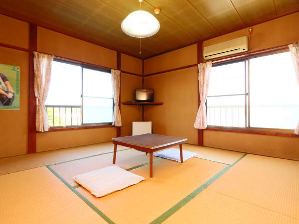 和室8畳のお部屋になります。ごゆっくりとお寛ぎください♪