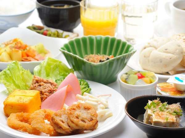 朝食バイキング無料サービス！ご利用時間：6：45～9：00