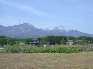 ペンション近くから望む八ヶ岳の山々