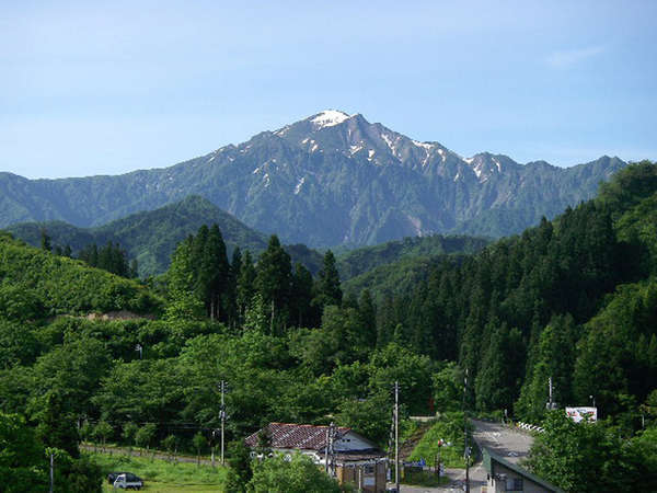 *雄大な山々を望む眺望も旅館長者の魅力のひとつです♪