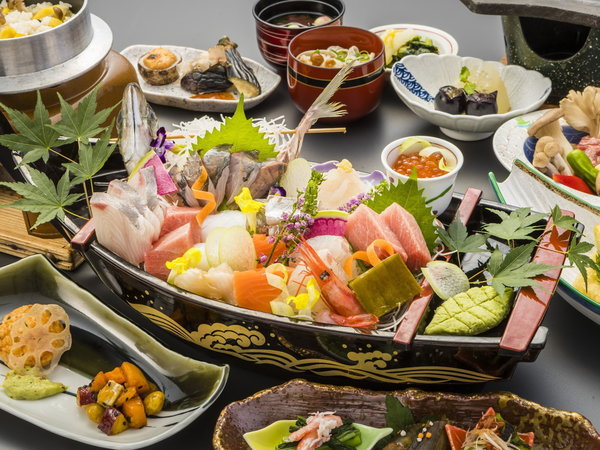 ■富山湾の宝石舟会席■※時季によって写真と食材が異なる場合があります