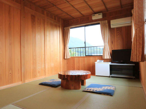 【別館和室】屋久島の杉を感じる和室。木の温もりをかんじれます！