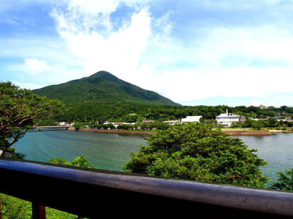 目の前には山と川が広がっています★