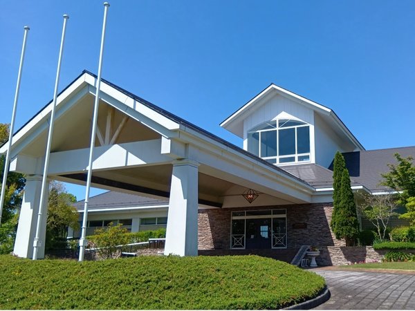 マナーハウス　チェックイン／アウトはこちらの建物までお越し下さい